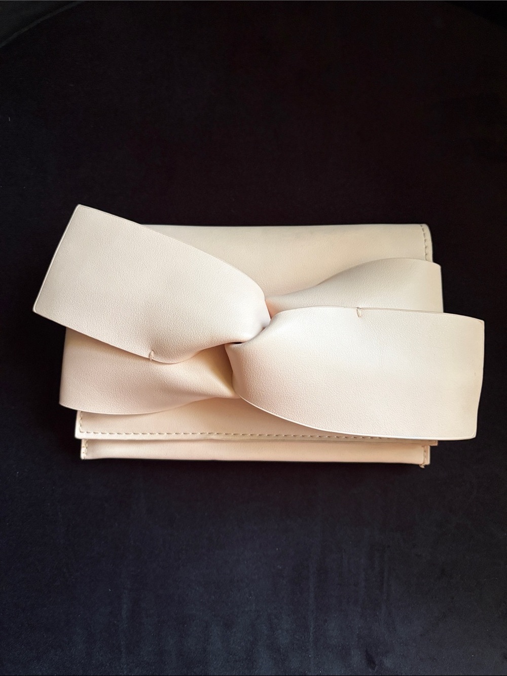 Elegant Cream Bow Clutch Bag for Women